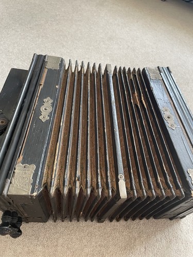 Antique accordion squeeze - antique, box