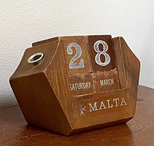 Vintage perpetual desk - vintage,