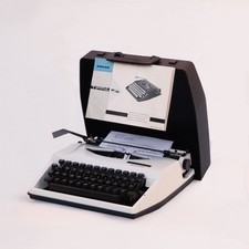 SCRIPT Font ADLER TIPPA