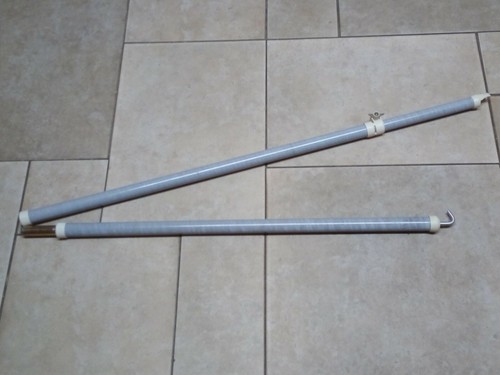 Isabella minor a pole - "minor", "a"