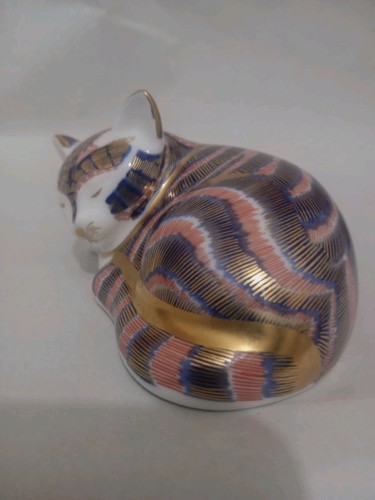 Royal crown derby sleeping - royal,