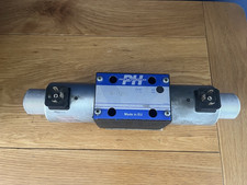 POCLAIN CETOP 5 Valve 4/3 P