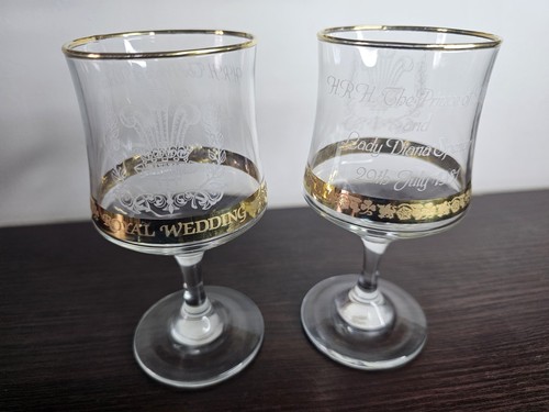 Pair vintage 1981 royal - pair,