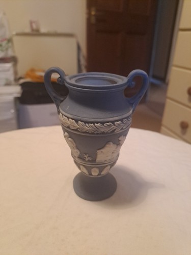 Wedgewood blue jasperware - blue,