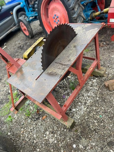 Tractor mounted pto driven saw - tractor,