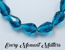 40 x CRYSTAL GLASS FACETED TEAR DROP PEAR SHAPE BEADS 6mm x 4mm VARIOUS COLOURS