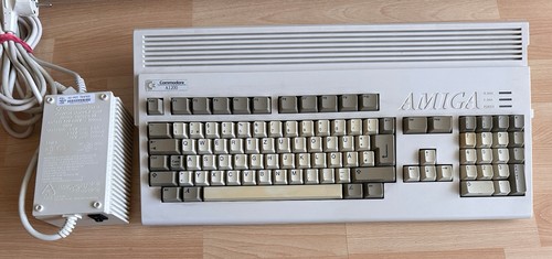 Commodore amiga 1200 with kick - 1200,