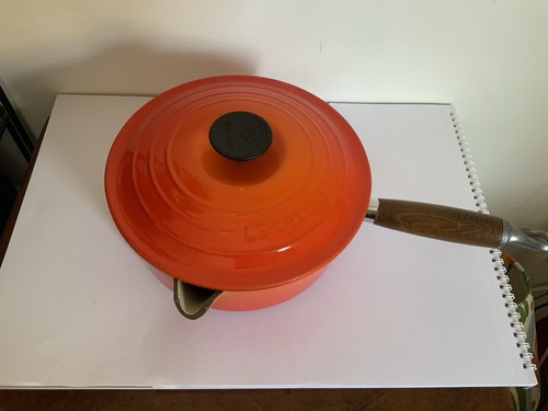 Creuset cast iron saucepan - cast,