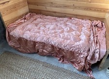 Lansdown Satin Pink Vintage Eiderdown Feather Quilt with Valence