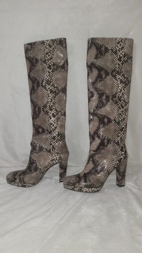 Stuart weitzman over the - the, knee
