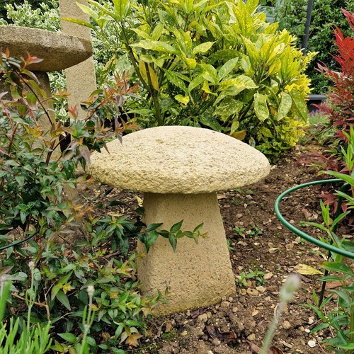 Cotswold staddle stone - cotswold,