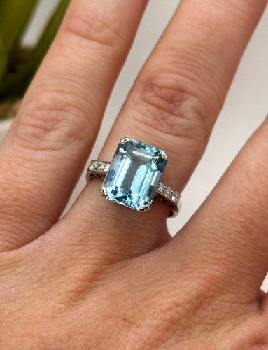 18ct white gold aquamarine - 18ct, &
