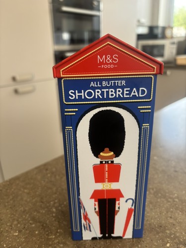 Empty shortbread tin 4 - shortbread,