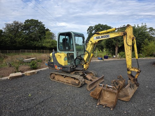Yanmar b25v tonne - yanmar, track