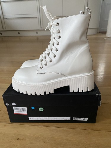 Ladies size leather - uk,