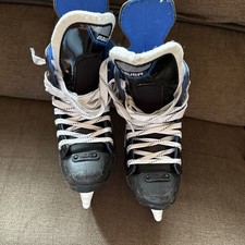 Bauer MS-1 Junior Ice Hockey Skates Size 4 YOUTH  Black Blue & White NICE!
