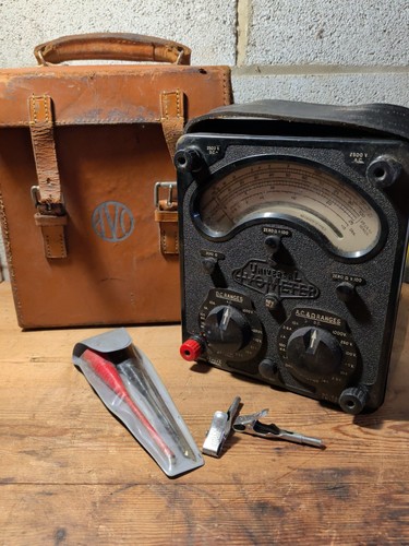 Vintage universal avometer - universal,