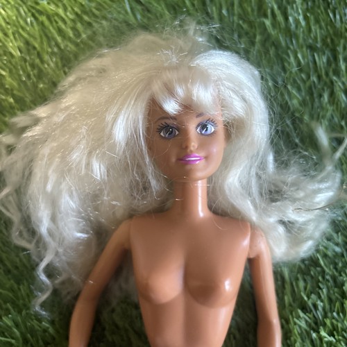 Hasbro sindy doll - hasbro,