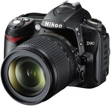 Nikon D90 SLR 12.3M + 18-105