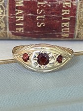 Ladies  9ct Gold & Garnet