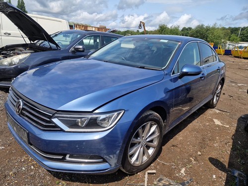 Passat saloon 1 6l - vw,