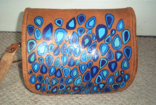 Vintage tan leather saddle - tan,