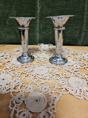 Vintage silver coloured metal