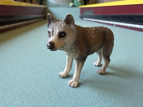 Schleich 2002 grey female wolf - schleich,
