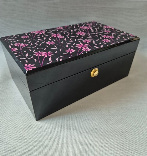 Vintage black lacquer - black,