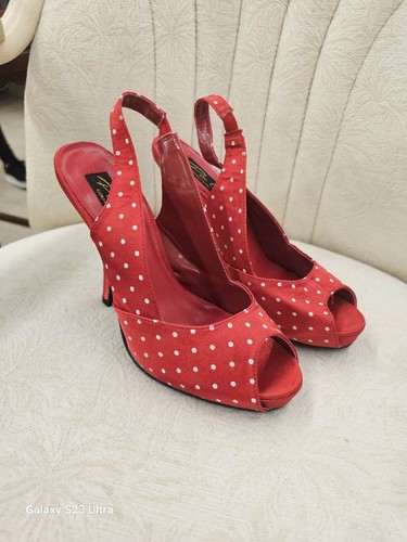 Red polka dot pin - polka,