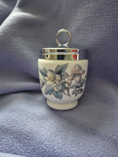 Royal worcester porcelain - worcester, egg