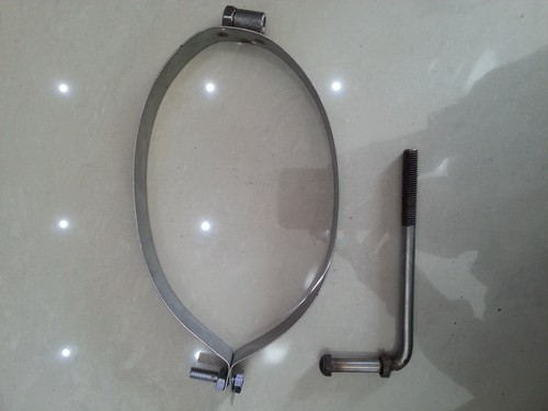 Oval universal exhaust bracket - oval,