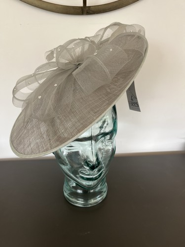 Silver grey hatinator with