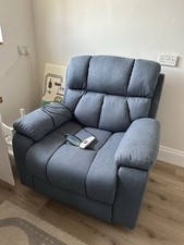 ⭐️ iRest SL-Track Riser Recliner Massage Chair – Hardly Used, ⭐️