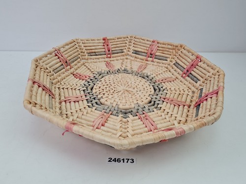 Basket basket bowl bread