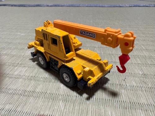 Tomica tadano roughter crane - roughter,