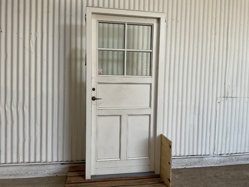 Rationel entrance door