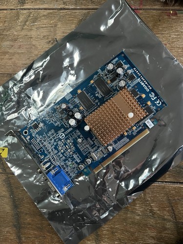 Gigabyte rx30l256te radeon - gv-rx30l256te,