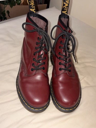 Cherry red martens 6 - dr,