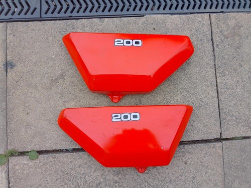 Yamaha rd200 side - side, panels