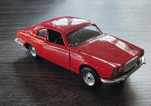 Corgi jaguar xj12c red - jaguar,