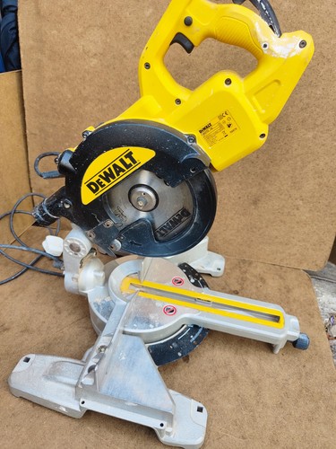 Dewalt dws773 216mm - dewalt, dws773-gb