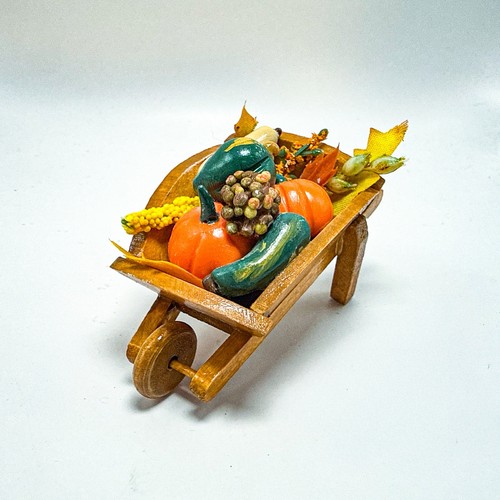 Dollhouse miniature scale - 1:12,