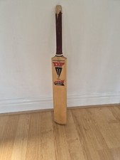 Duncan Fearnley Cricket Bat Attack In Polyflex Non Oil English 85cm 1190grams 