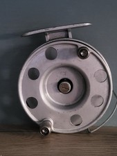 VINTAGE RETRO FISHIING REEL