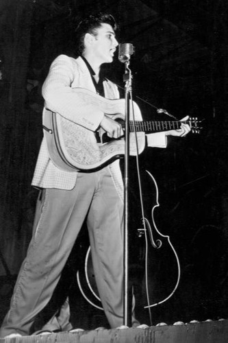 Elvis presley performs with - elvis,