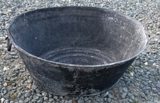 Vintage old galvanised washing Small bowl bath tub