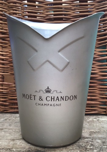 Moët chandon champagne - et,