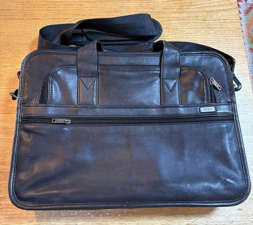 Black leather tumi alpha - black,