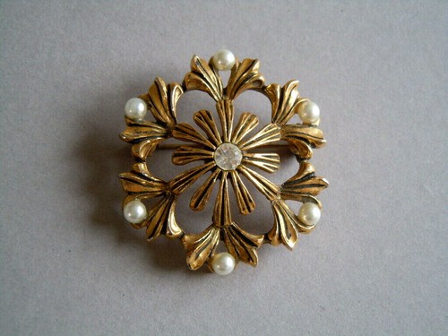 Brooch rhinestone faux pearls - rhinestone,